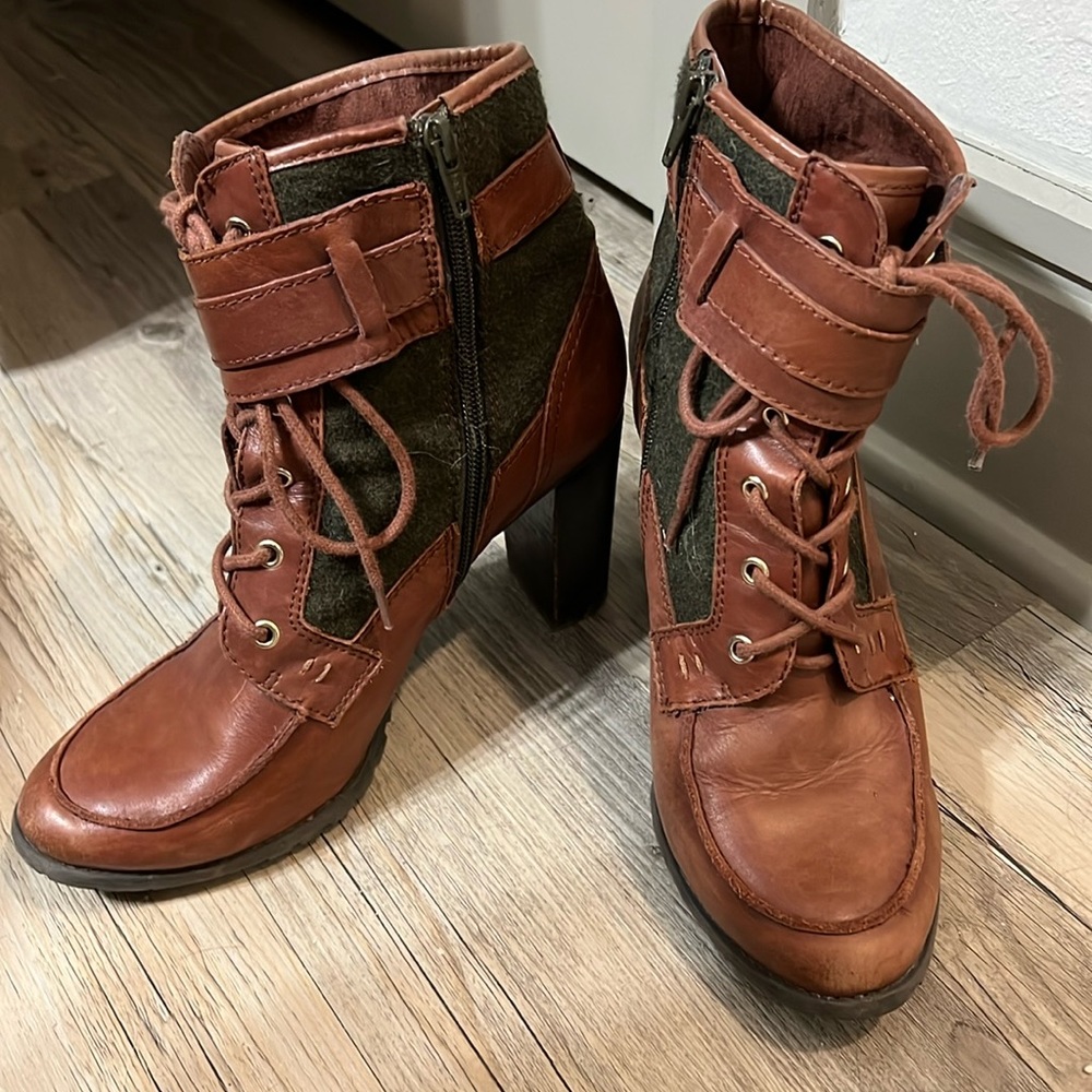 Antonio Milani burgundy, healed ankle boots